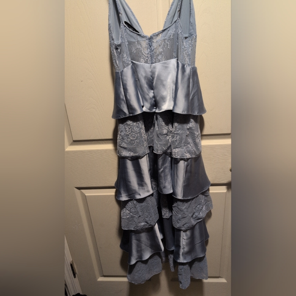 ❄️ WeWoreWhat sz6 Silky ruffle dress - Picture 3 of 4